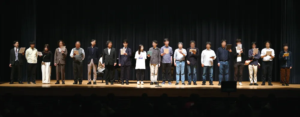 教師演芸会の様子