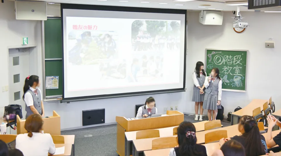 生徒会メンバーによる多彩な形式でのプレゼンテーションの様子