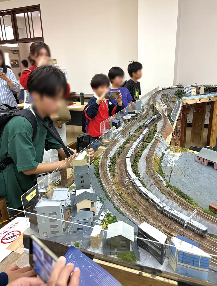 鉄道研究部の展示の様子
