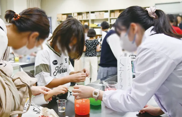 化学の楽しさを体験できるコーナー