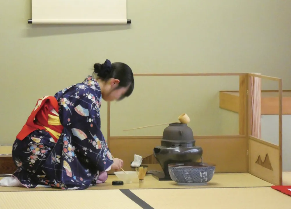 茶道部のお茶会の様子