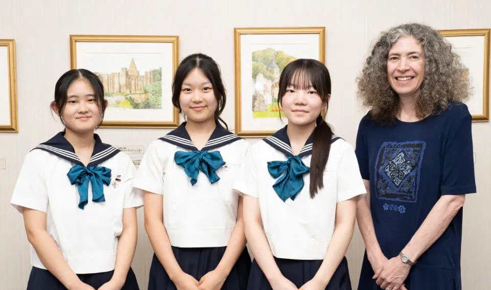 左から、S.S.さん、R.F.さん、H.F.さん、ブルネリ先生
