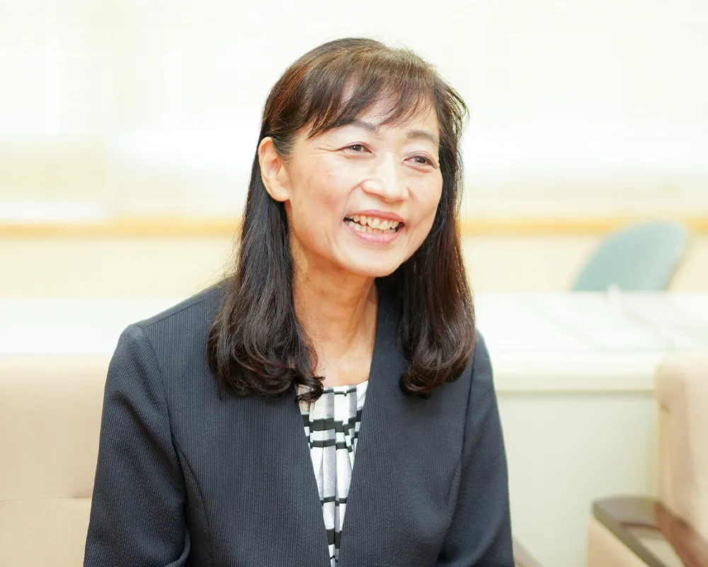 校長　岡 真由美 先生