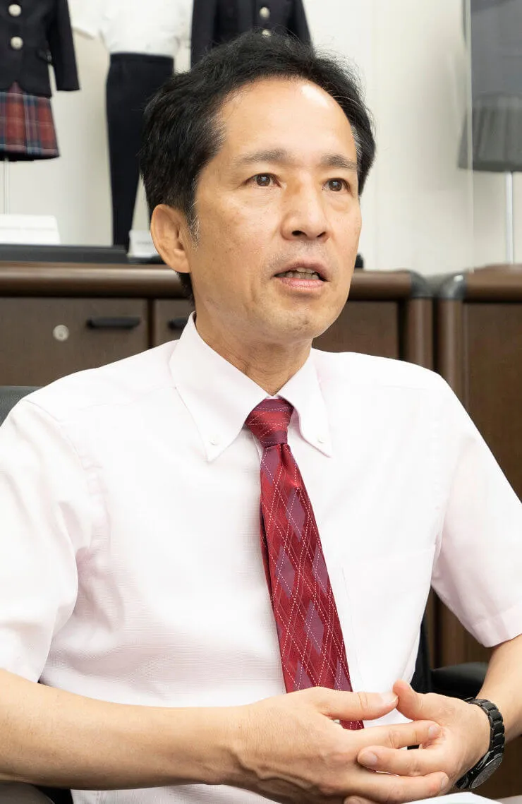 校長　梅原 章司 先生