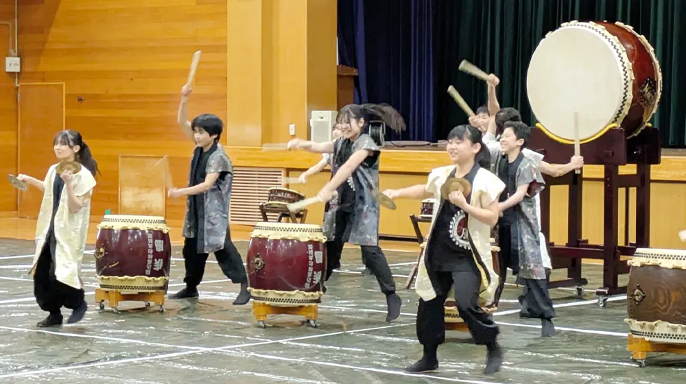和太鼓部「疾風」は、高校は全都大会で金賞を、中学が都大会で優秀賞を受賞しました