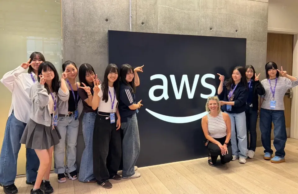 午後のアクティビティでは、アマゾンウェブサービス（AWS）の本社を訪れました