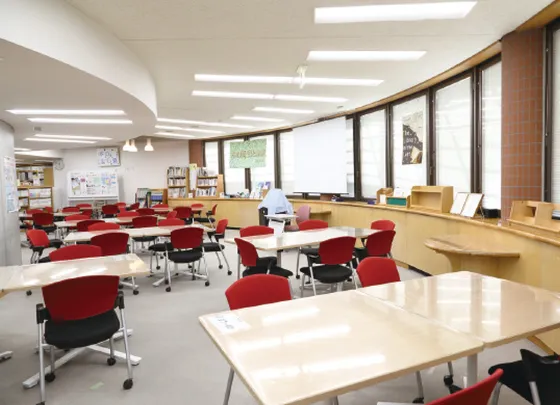 香蘭女学校中等科・高等科の授業・探究の様子