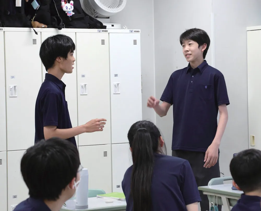 授業の終盤、自信を持って自分のことばで伝えるアウトプットができるようになります